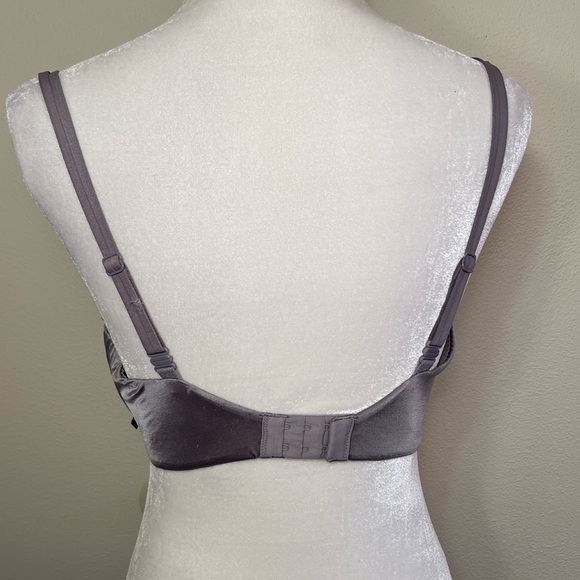 Victoria’s Secret Very Sexy Push-Up Crystal Rhinestone Embellished Grey Bra - Picture 10 of 16